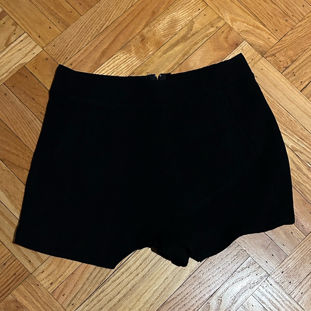 Black skort
